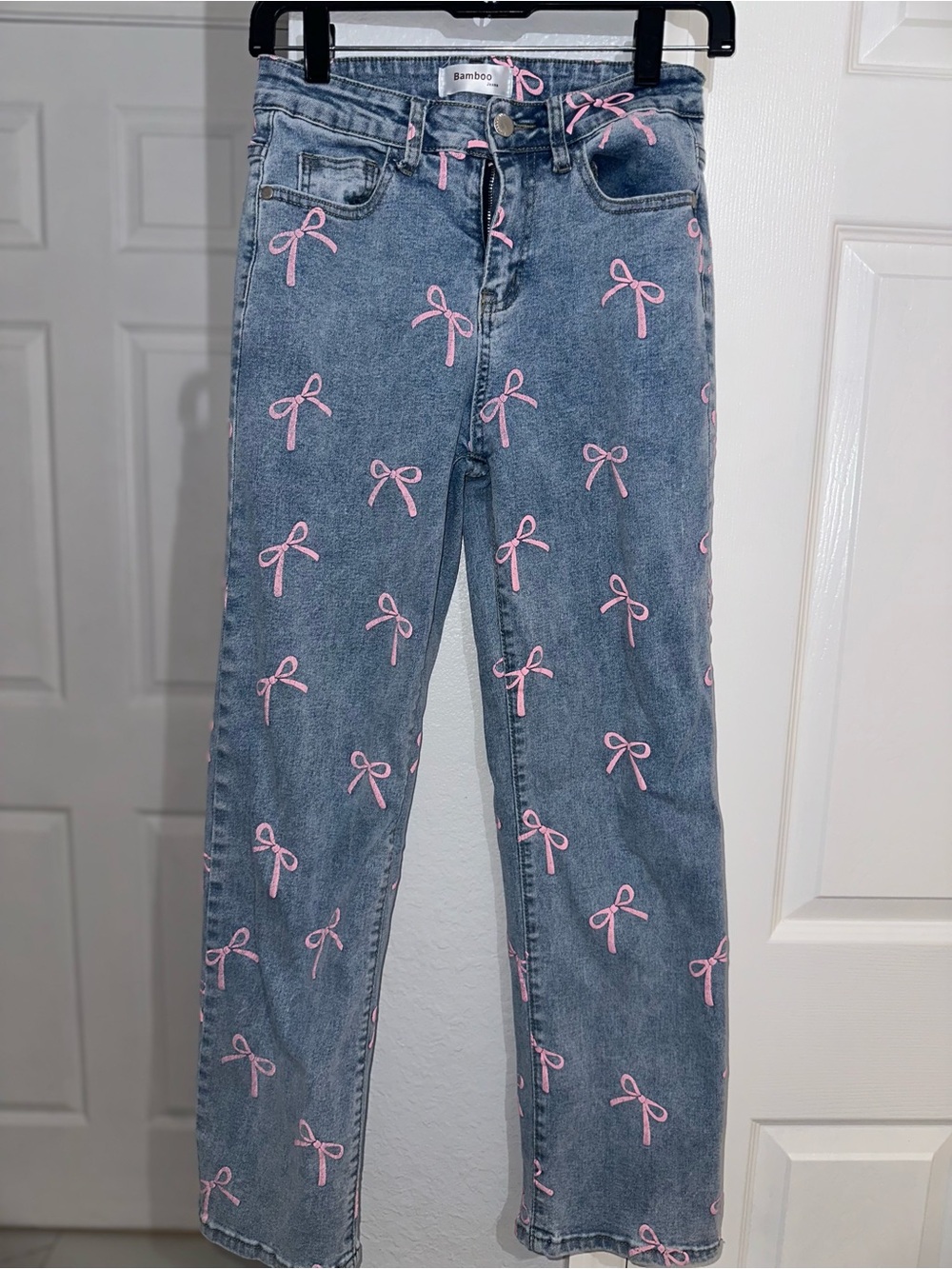 BAMBOO Light Blue Straight-Leg Jeans with Pink Bow Embroidery